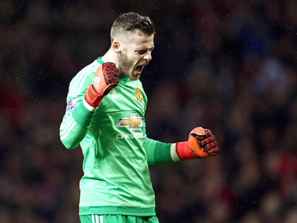 Bàn tay De Gea đẩy Man United tới thắng lợi