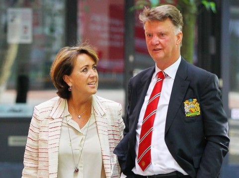 Man United đại thắng, Van Gaal tức tốc tìm nhà ở Anh