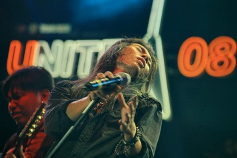 Rock Việt tạm vắng… 'bão'