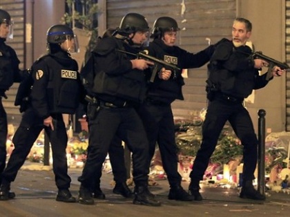Cảnh sát Pháp vất vả với các hooligan