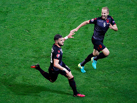CHÙM ẢNH: Albania vỡ òa trong chiến thắng lịch sử ở EURO 2016