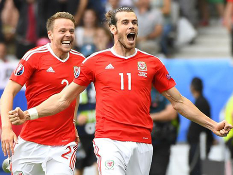 Bale: ‘Sao tôi phải bắt chước Ronaldo? Tôi đá phạt theo kiểu của chính mình’