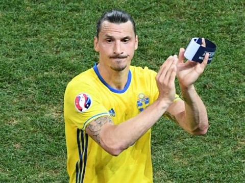 Tạm biệt Ibrahimovic, tượng đài vĩnh cửu và khác biệt của bóng đá Thụy Điển