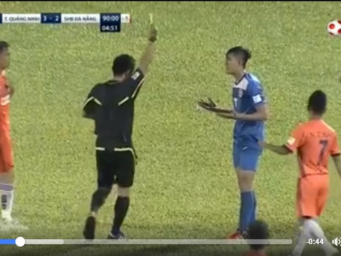 VIDEO: V-League lại có 'đấu võ'