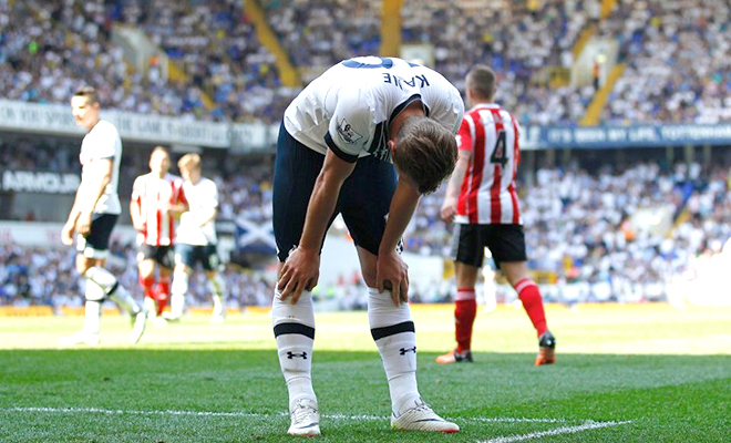 Tottenham bay một vòng trái đất để kiếm tiền