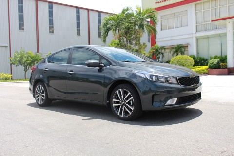 Kia Cerato mới ra mắt đã khuyến mãi ấn tượng