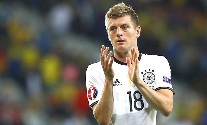 Toni Kroos là lựa chọn hoàn hảo cho chiếc băng đội trưởng