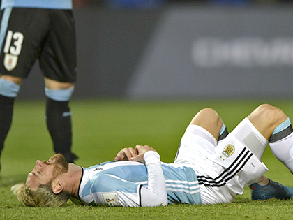 Leo Messi, xin hãy tự cứu mình!
