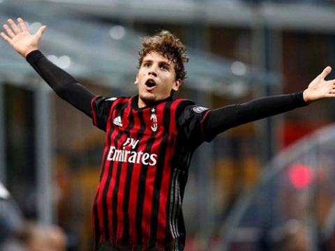 Manuel Locatelli tiến bộ thần tốc, là tương lai của Milan và Italy