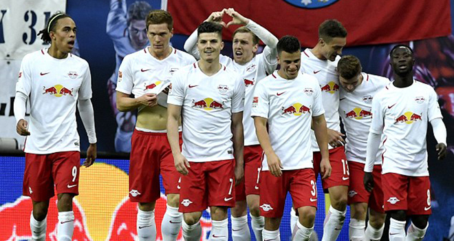 'Leicester của Đức' sánh ngang Bayern: Còn hơn cả chuyện cổ tích...