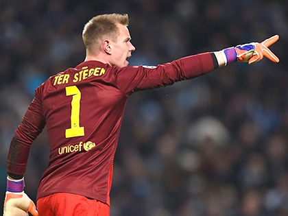 Stegen bắt đầu chinh phục kỉ lục của Valdes