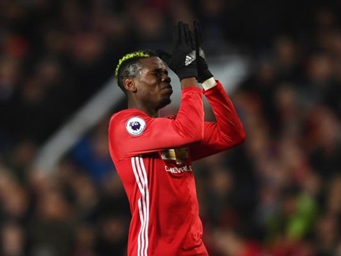 Ibrahimovic: 'Pogba phải học cách chung sống với sức ép như tôi'