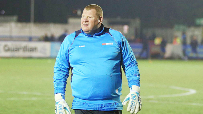 Wayne-Shaw-46-tuoi-125-kg-va-sap-doi-mat