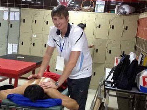 Bác sỹ mới cho Tuấn Anh, Huy Toàn sẽ tới Việt Nam ngày 12/3