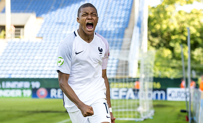 Kylian Mbappe: Thierry Henry mới của bóng đá Pháp