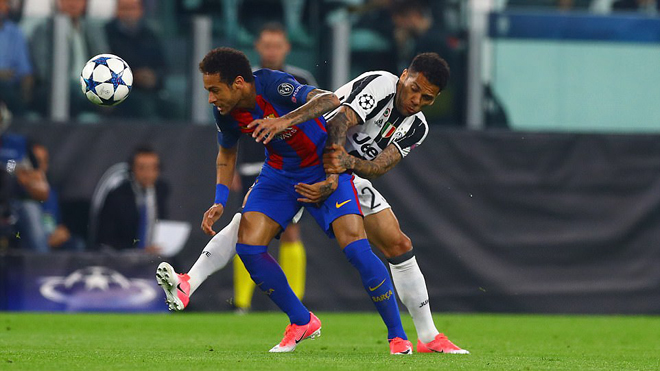 Dani Alves: 'Juve mạnh quá, chứ không phải Barca yếu'