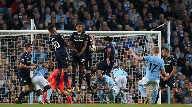 Man City 1-1 Everton: Rooney giúp Everton khiến Man City hòa trong thế 'toát mồ hôi'