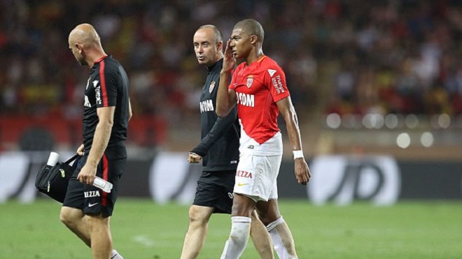 Real, Barca, Man City 'đứng ngồi không yên' vì chấn thương của Mbappe