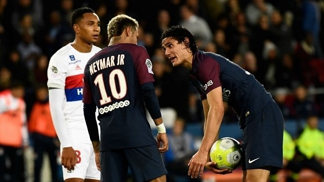 Cavani từ chối đề nghị nhường penalty cho Neymar với giá 1 triệu euro của PSG