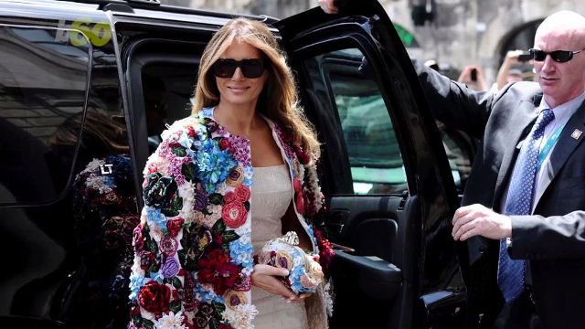 Những bộ cánh thời thượng của bà Melania Trump khiến công chúng xuýt xoa