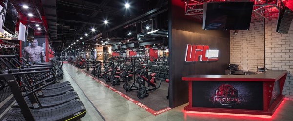 UFC Gym зал