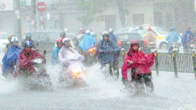 Bắc Bộ tăng mưa về đêm, Trung Bộ có nắng nóng