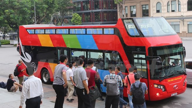 Cận cảnh xe buýt 2 tầng 'độc đáo' phục vụ khách du lịch ở Hà Nội
