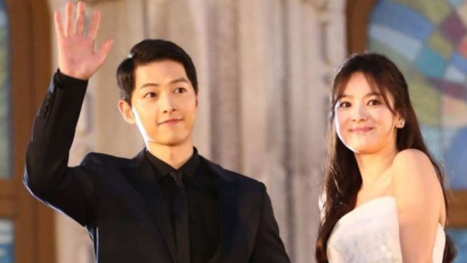 Song Joong Ki và Song Hye Kyo kết hôn: Thêm một cặp đôi 'phim giả, tình thật' 