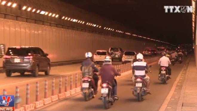 VIDEO: Chấm dứt việc trú mưa trong hầm vượt sông Sài Gòn