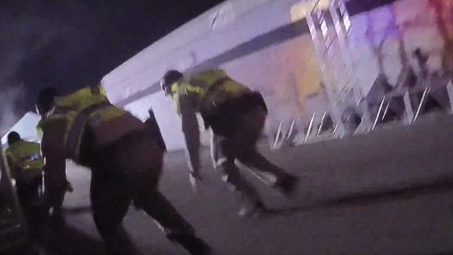 VIDEO cảnh sát Mỹ xông pha giữa 'mưa đạn' trong vụ xả súng Las Vegas