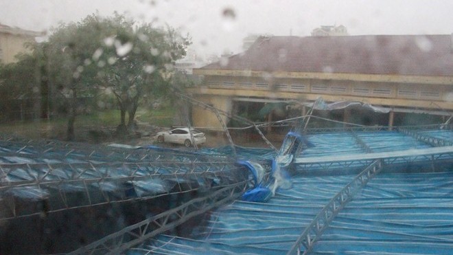 Bão số 12 'đổ bộ' Khánh Hòa gây mưa to, gió lớn