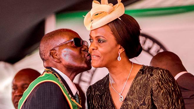 'Đảo chính' ở Zimbabwe: Cuộc đời chính trị của Tổng thống cao tuổi nhất thế giới qua ảnh