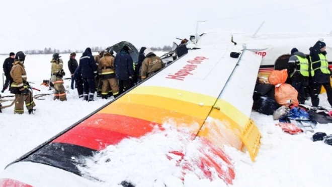 VIDEO: Tai nạn hy hữu, máy bay Nga vừa cất cánh đã rơi, 4 người thiệt mạng