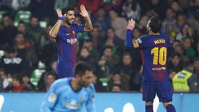 Luis Suarez đang là 'Con quái vật' của lịch sử Barca