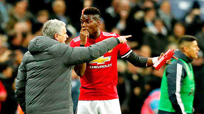 Vấn đề của M.U: Pogba không thể đá tiền vệ phòng ngự