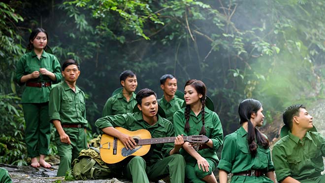 Sao mai Phạm Phương Thảo: Cuộc đời 'xô đẩy', 5 lần 7 lượt bỏ nghề không xong!