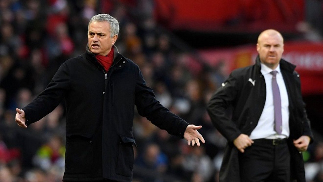 Suýt thua Burnley, Mourinho đổ lỗi 'M.U không có nhiều tiền mua cầu thủ như Man City'