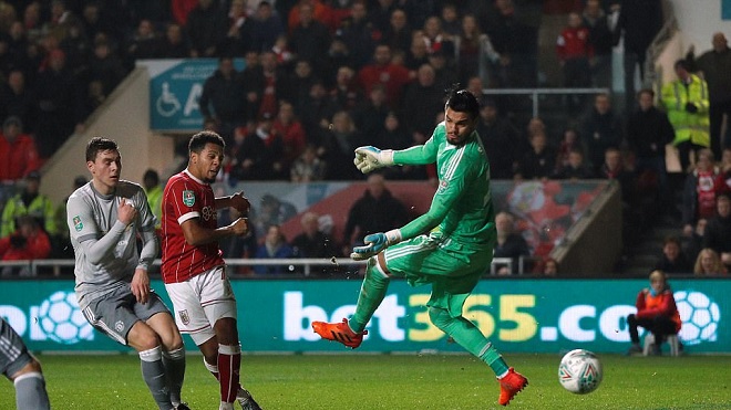 'Fan M.U bảo thua Man City vì thiếu Pogba. Có Pogba thì thua cả đội hạng 2'