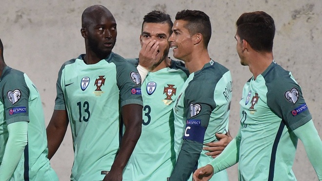 'Siêu dự bị' Ronaldo giúp Bồ Đào Nha nuôi hy vọng giành vé trực tiếp đến World Cup