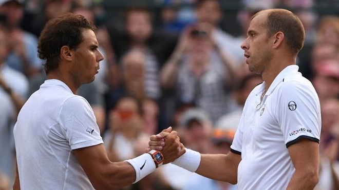 Rafa Nadal thua sốc tay vợt 34 tuổi ở vòng 4 Wimbledon