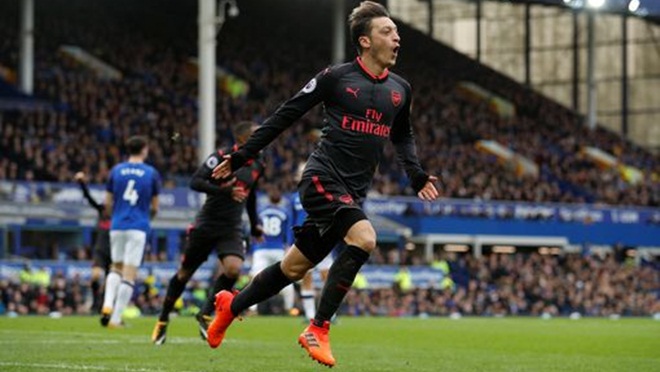 ĐIỂM NHẤN Everton 2-5 Arsenal: Oezil và Sanchez đá đúng sức, Pháo thủ sẽ cực mạnh