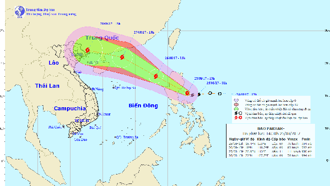 KHẨN: Bão Pakhar mạnh lên khi tiến gần biển Đông, gió giật cấp 13