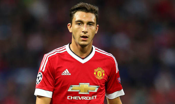 Matteo Darmian tiến bộ nhưng tại sao Man United vẫn cần thêm hậu vệ trái?