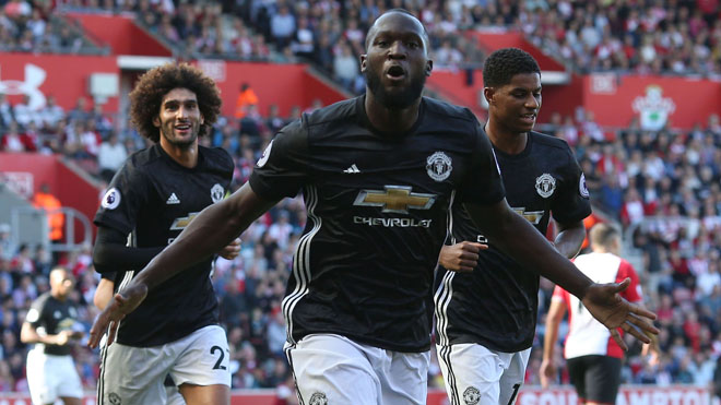 M.U quyết truy lùng và phạt những kẻ hát về 'của quý ngoại cỡ' của Lukaku