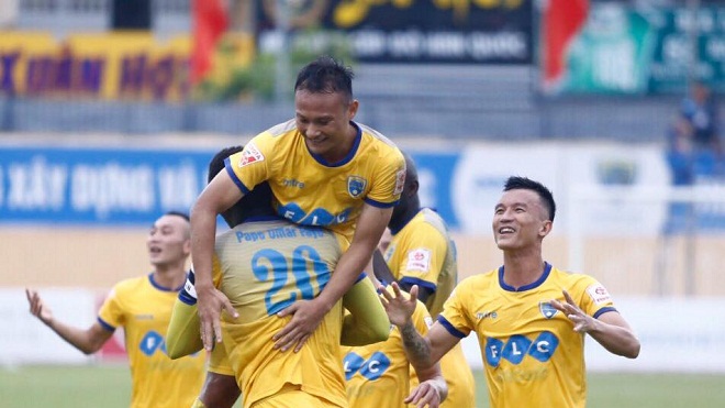 FLC Thanh Hóa giành 'hattrick' danh hiệu CLB, HLV, cầu thủ xuất sắc nhất tháng 6, 7