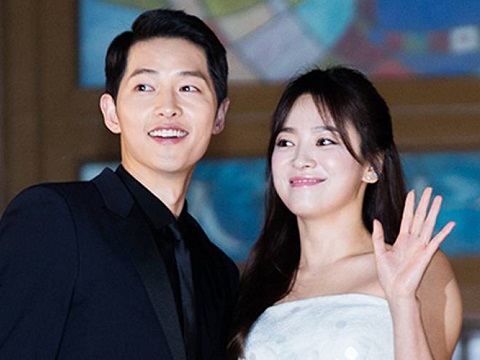 Ảnh cũ chứng minh Song Joong Ki và Song Hye Kyo đúng là duyên trời định