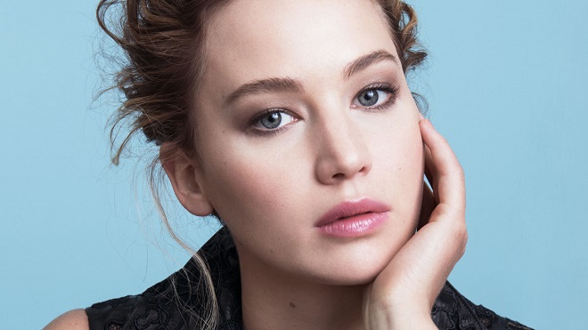 Bất chấp lời đe dọa, Jennifer Lawrence chủ động chụp hình khỏa thân cho Vogue 