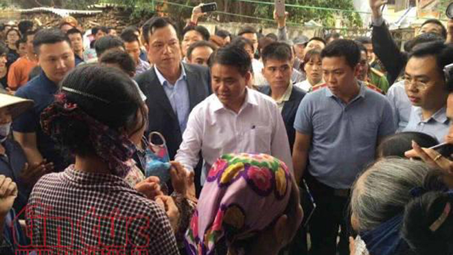 Chủ tịch Hà Nội Nguyễn Đức Chung thăm các cán bộ bị giữ ngay sau đối thoại với dân Đồng Tâm