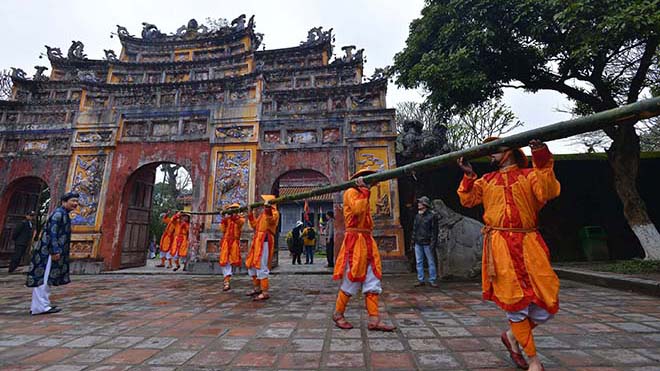 Nghi lễ tôn nghiêm và quyền lực ngày Tết Nguyên đán trong các cung đình Việt Nam xưa 