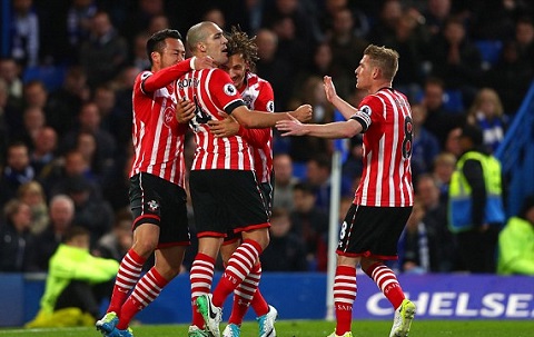 Romeu ghi bàn vào lưới đội bóng cũ, gỡ hòa cho Southampton